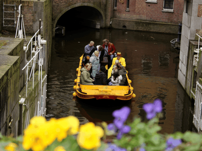 Gouda: Open Boat City Canal Cruise - Booking and Cancellation Policy