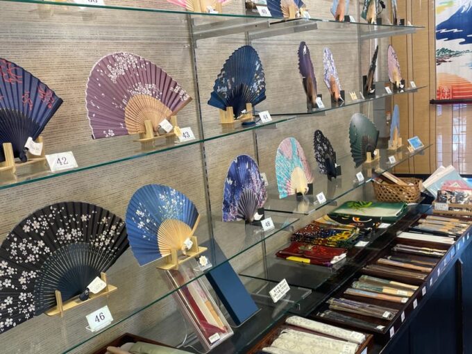 Gourmet Food and Temple Visit Tour in Enoshima - Gourmet Food Offerings