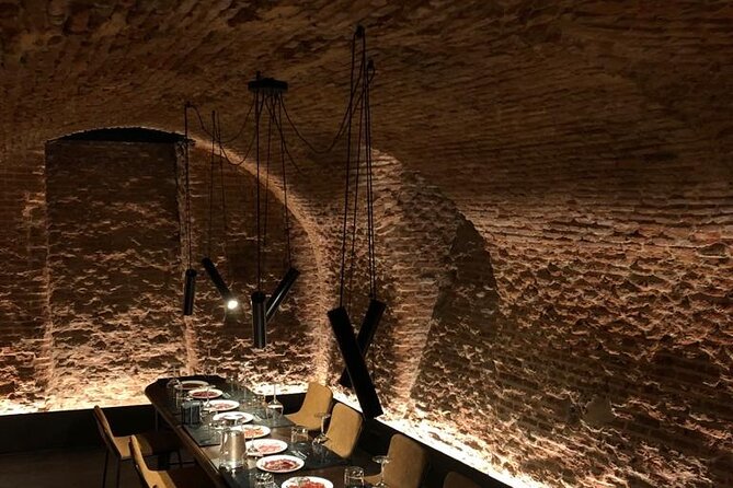 Gourmet Tasting of Iberian Ham Oil and Wine Small Group in Madrid - Quick Points