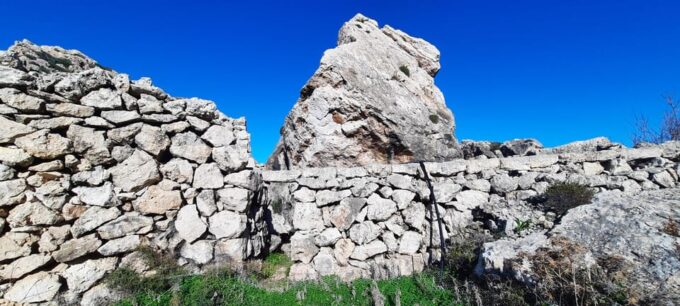 Gozo: Guided Hiking Tour With Bouldering - Important Notes