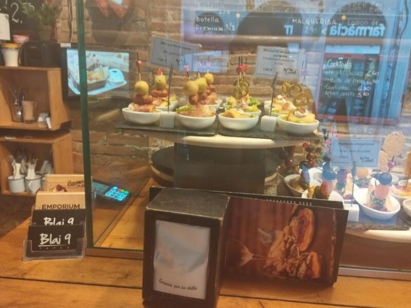 Gracia Barcelona: Private Bohemian Evening Food Experience - Exploring the Gracia District