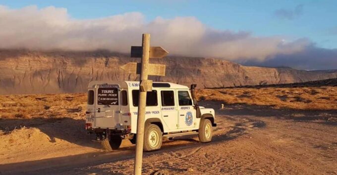 Graciosa Island: Jeep Safari Playa De Las Conchas - Playa De Las Conchas Beach