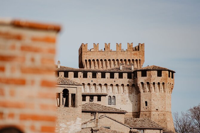 Gradara: Complete Guided Tour in Small Groups - Exploring Gradara Castle