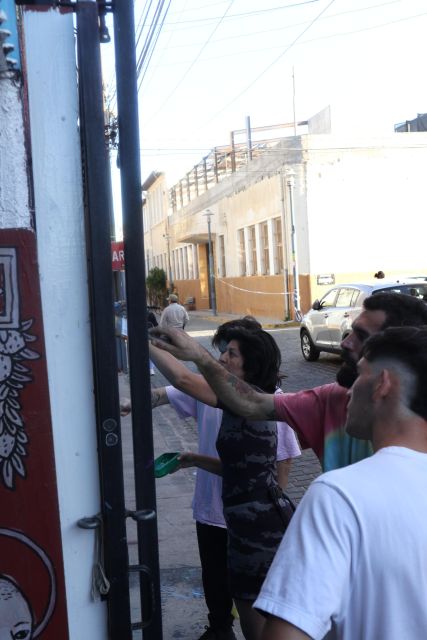 Graffiti in Valparaiso : Paint a Masterpiece in Our Wall. - Included Materials and Refreshments