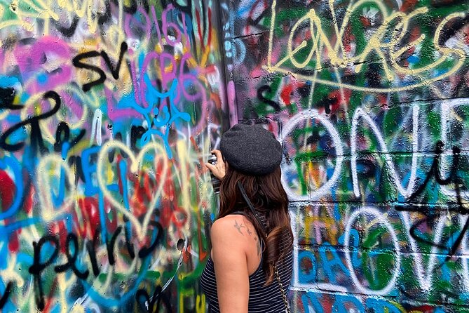 Graffiti Tour | Commune 13 Guided by Locals and Snacks - Meeting and Pickup