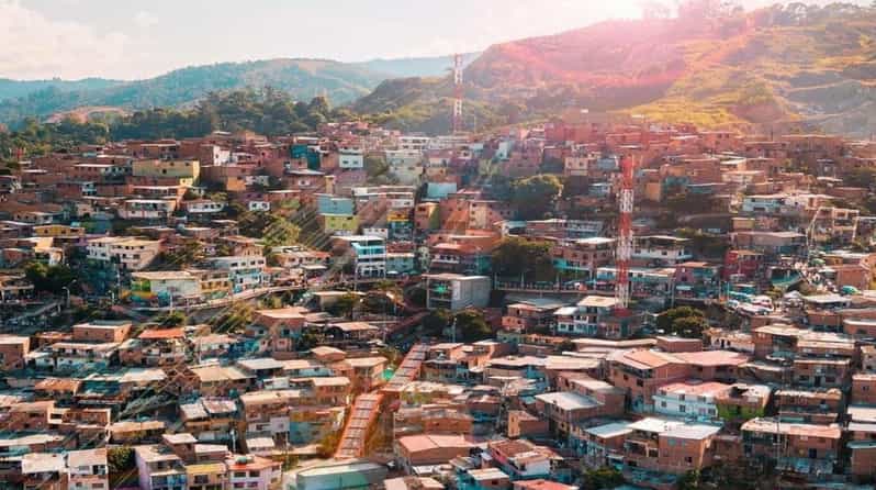 Graffiti Tour Comuna 13 and Delicious Snacks Guided by a Local - Tour Highlights