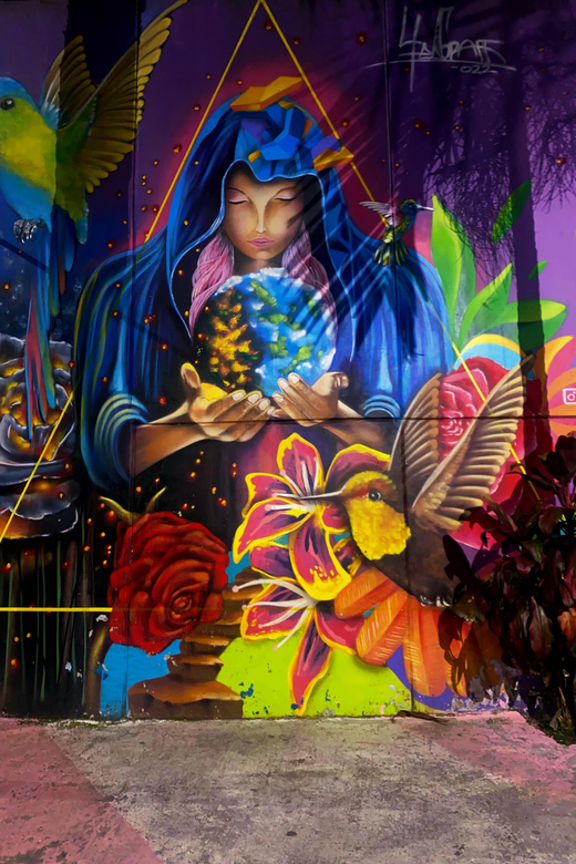 Graffiti Tour Comuna 13 and Delicious Snacks Guided by a Local - Itinerary Details