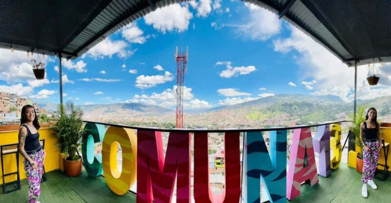 GRAFFITI TOUR COMUNA 13 WITH VIDEO AND DRONE PHOTOS - Key Points