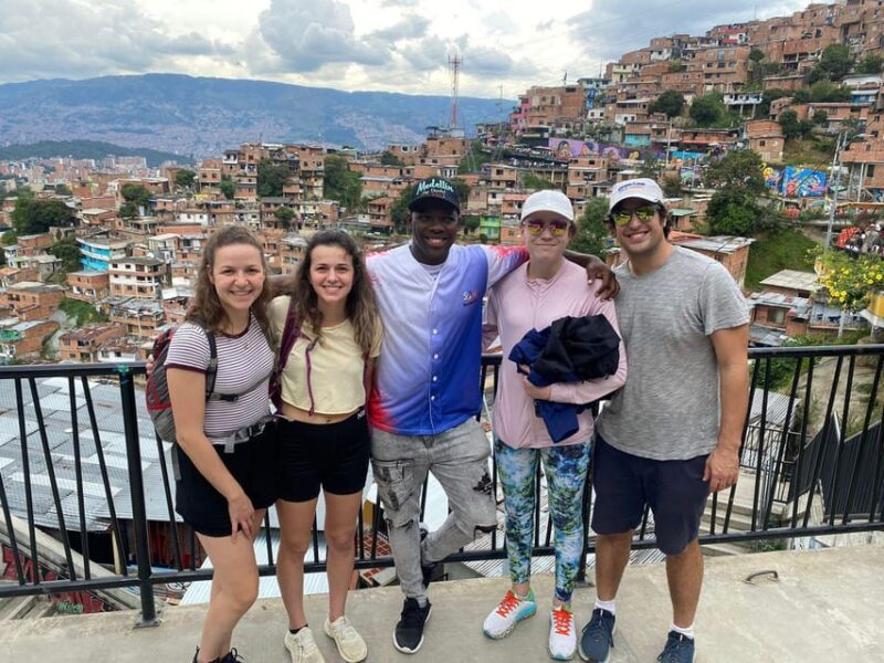 GRAFFITI TOUR COMUNA 13 WITH VIDEO AND DRONE PHOTOS - Guided Walk and Dance Show