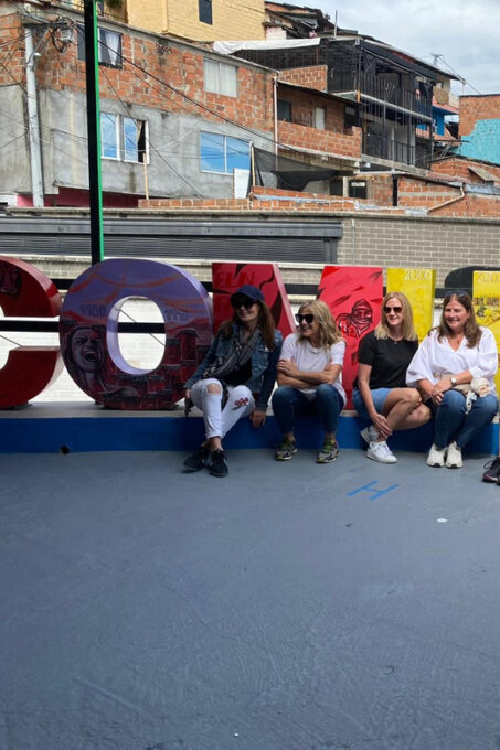 GRAFFITI TOUR COMUNA 13 WITH VIDEO AND DRONE PHOTOS - Break Time and Photo Opportunities
