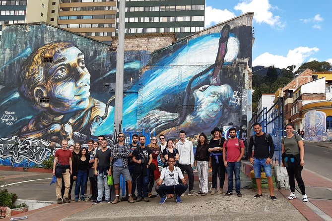 Graffiti Tour in La Candelaria Bogotá - Ratings and Badges