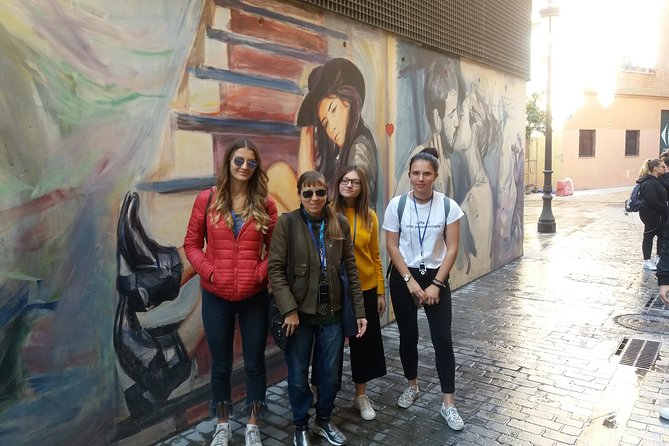 Grafiti Tour and Carmen Quarter - Exploring the Carmen Quarter