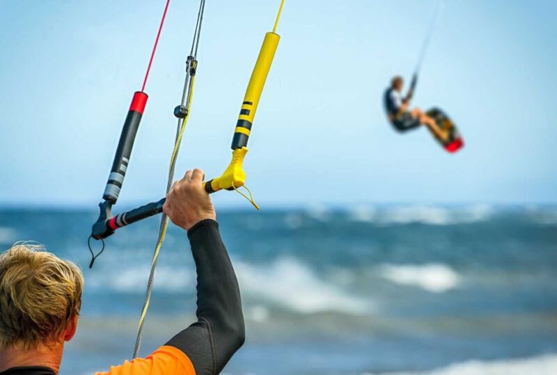 Gran Canaria: Kitesurfing Experience Course for Beginners - Group Size and Languages