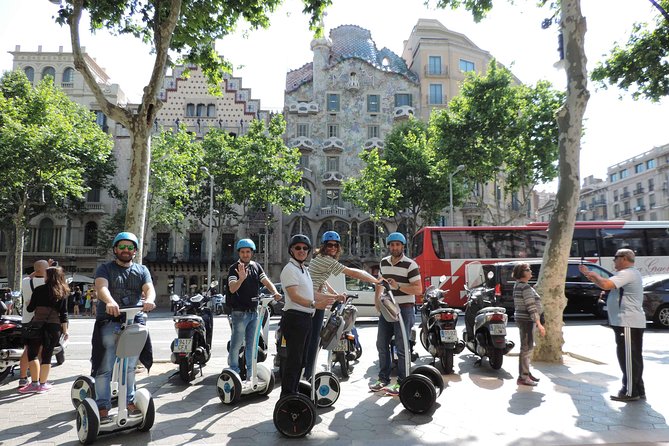 Gran Gaudi - 3H Segway Tour - Discovering Gaudis Masterpieces
