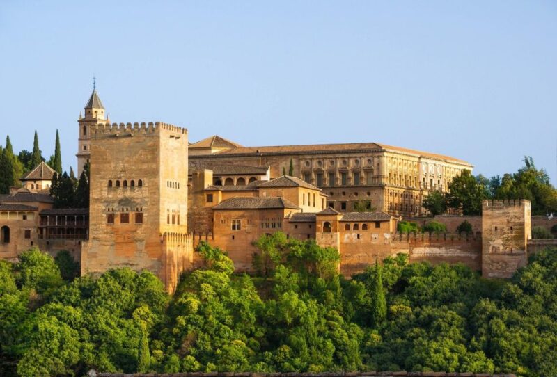 Granada: 10 Attractions Self-Guided Audio Tour - Language Options