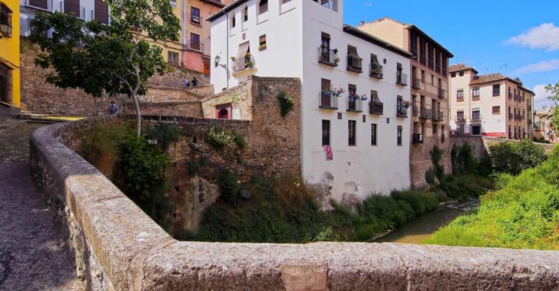 Granada: 2hour Tour of The Albaicín & Sacromonte Premium - Albaicín Guided Tour