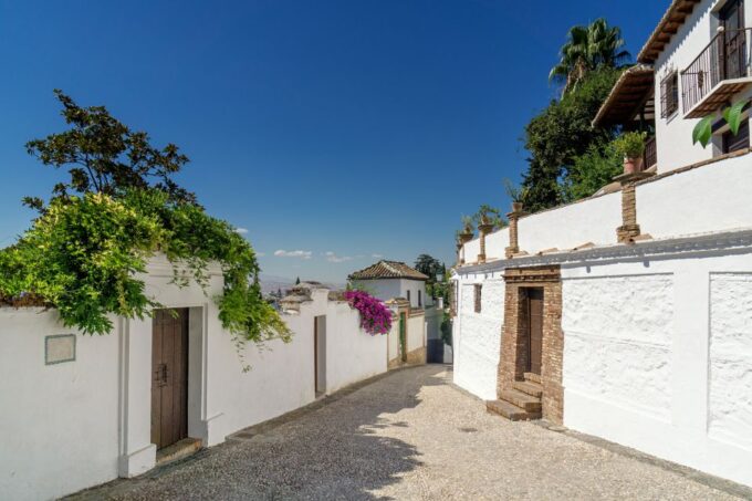 Granada: 2hour Tour of The Albaicín & Sacromonte Premium - Excluded From the Tour