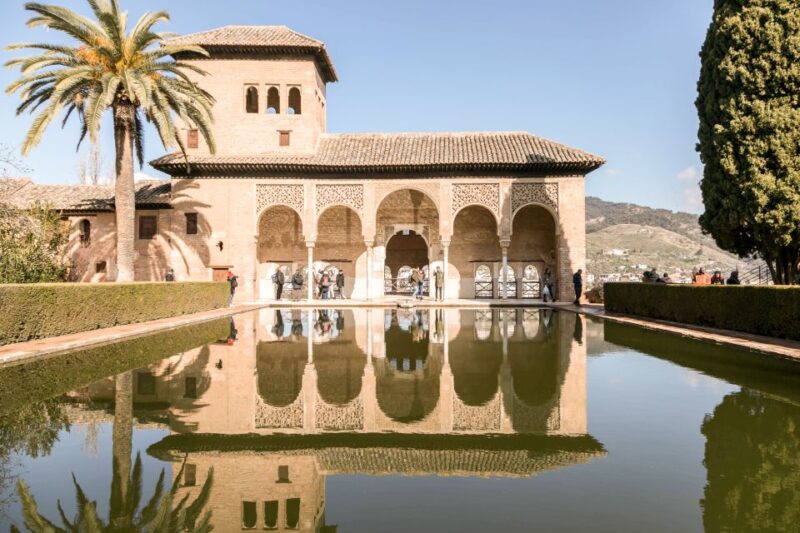 Granada: 3-Hour Alhambra and Generalife Gardens Guided Tour - Availability and Cancellation