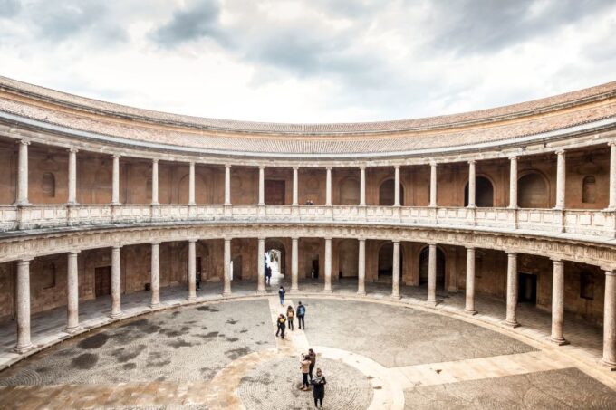 Granada: 3-Hour Alhambra and Generalife Gardens Guided Tour - Islamic Art and Architecture