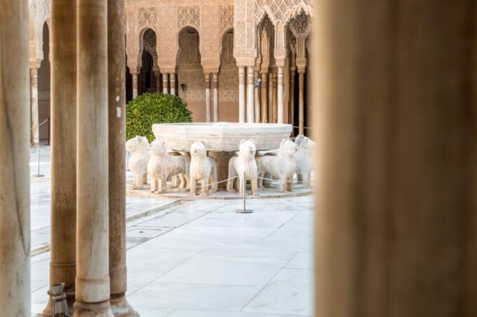 Granada: 3-Hour Alhambra and Generalife Gardens Guided Tour - Discovering Generalife Gardens