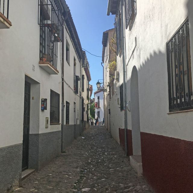 Granada: Albaicín and Sacromonte Smartphone Audio Guide - Customer Reviews