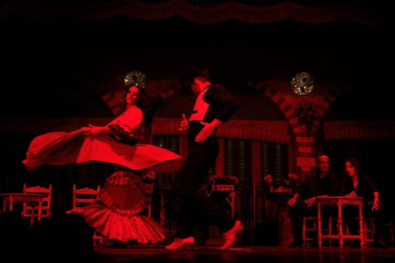Granada: Albaicín and Sacromonte Sunset Tour & Flamenco Show - Sunset Viewpoint: Admiring the Breathtaking Scenery