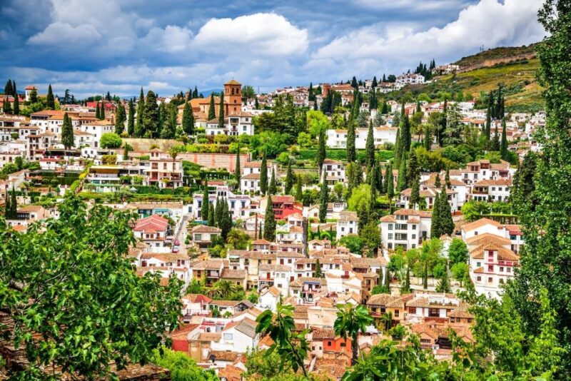 Granada: Albaicín and Sacromonte Walking Tour - Itinerary and Highlights