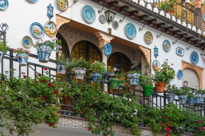 Granada: Albaicinó, Sacromonte & Museum of Caves Walking Tour - Cancellation Policy