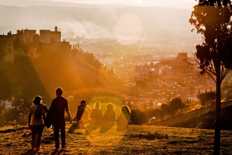 Granada: Albaisin and Sacromonte Guided Sunset Walking Tour - Key Points