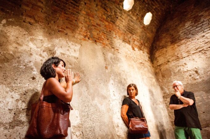 Granada: Albayzin and Sacromonte Walking Tour - Frequently Asked Questions