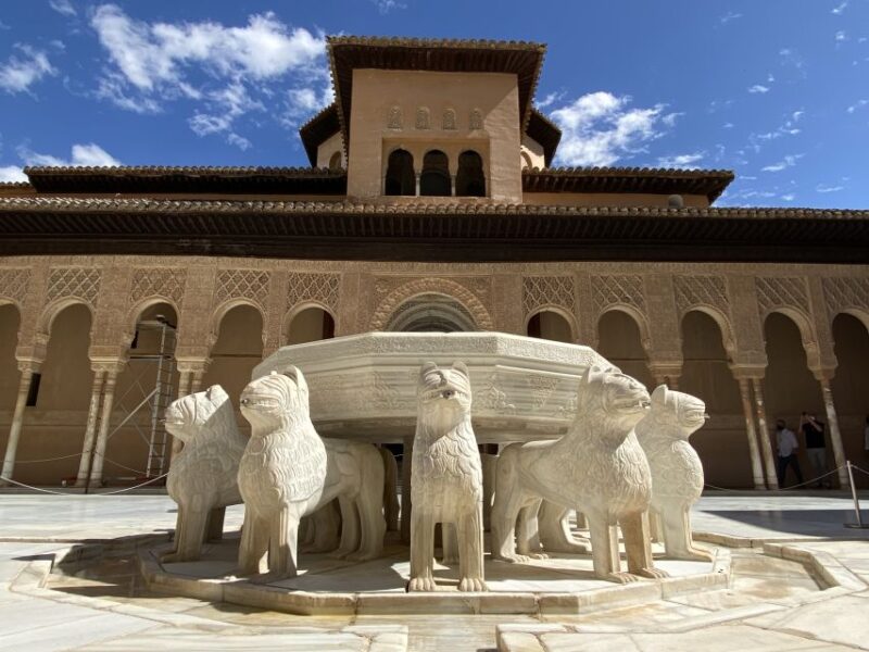 Granada: Alhambra, Alcazaba, and Generalife Private Tour - Nasrid Palaces
