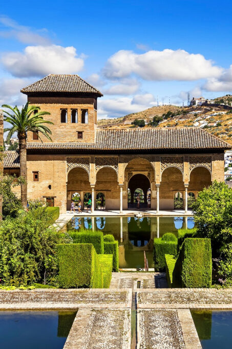 Granada: Alhambra and Albaicín Small Group Tour - Tour Inclusions and Exclusions