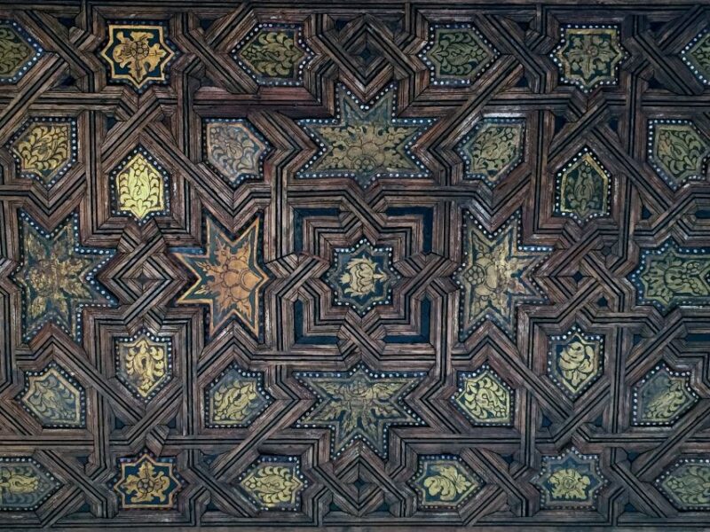 Granada: Alhambra and Generalife Gardens Guided Tour - Key Points