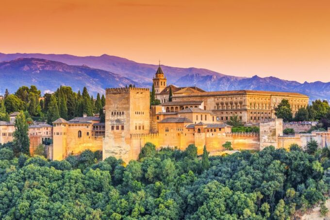 Granada: Alhambra and Generalife Gardens Guided Tour - Meeting Point Variations