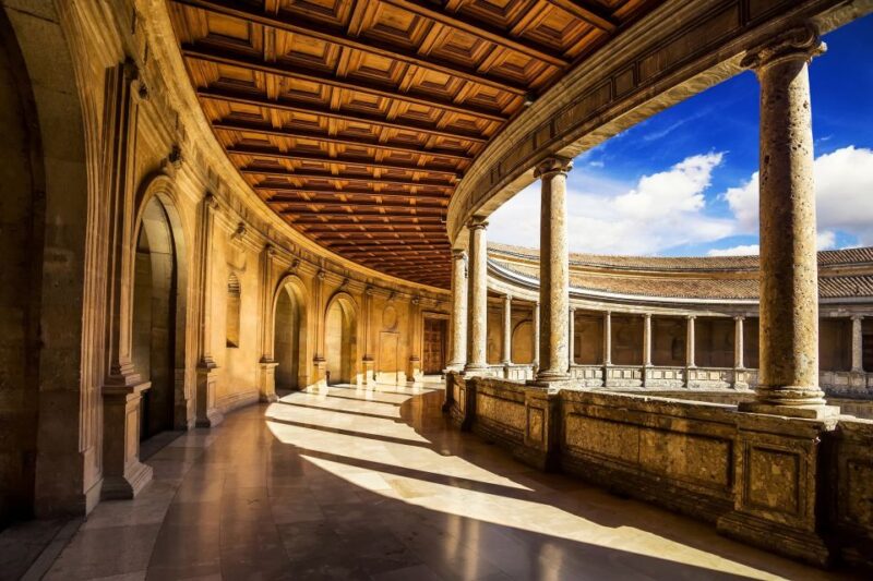 Granada: Alhambra and Generalife Private Fast-Track Tour - Key Points