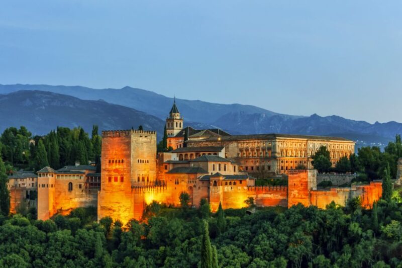 Granada: Alhambra and Nasrid Palaces Guided Tour at Night - Inclusions and Exclusions