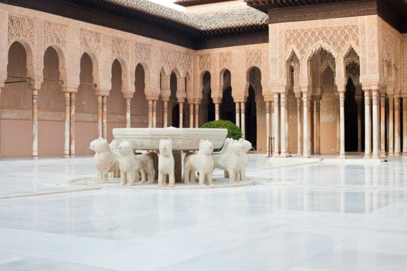 Granada: Alhambra and Nasrid Palaces Small Guided Tour - Itinerary Overview