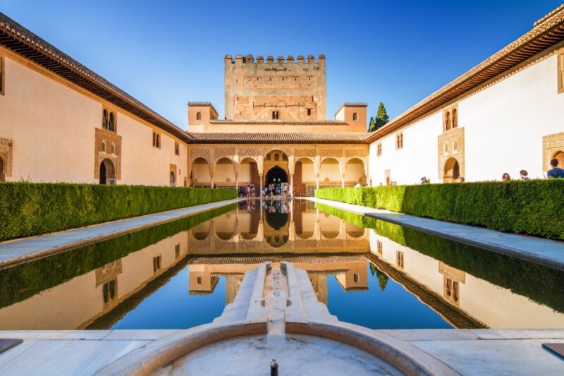 Granada: Alhambra and Nasrid Palaces Small Guided Tour - Nasrid Palaces