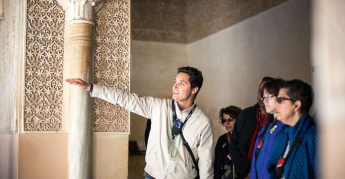 Granada: Alhambra and Nasrid Palaces Small Guided Tour - Palace of Comares