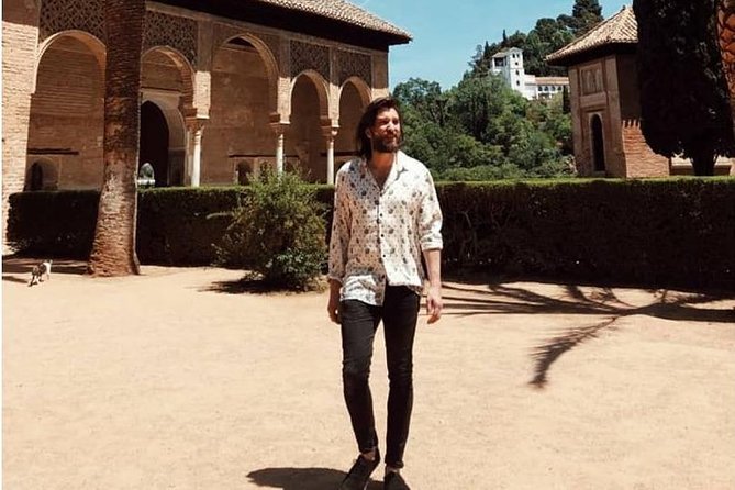 Granada: Alhambra Comlex + Nasrid Palaces + Alcazaba Guided Tour - Tips for Visitors