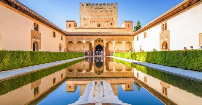 Granada: Alhambra, Generalife & Albaicin Private Tour - Frequently Asked Questions