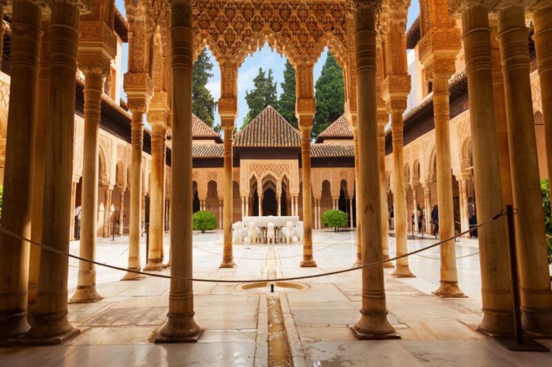 Granada: Alhambra, Generalife & Nasrid Palaces Guided Tour - Itinerary and Highlights
