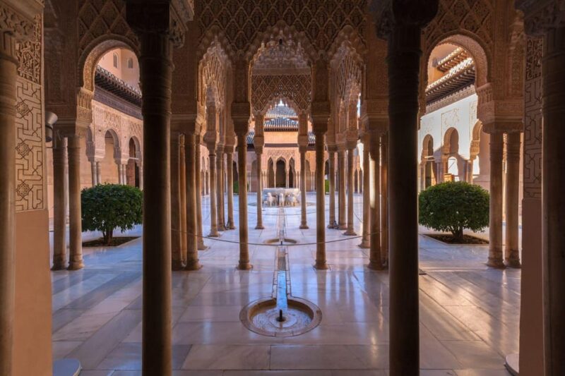 Granada: Alhambra Guided Tour Including Nasrid Palaces - Key Points