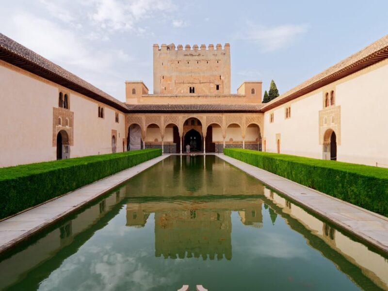 Granada: Alhambra Guided Tour Including Nasrid Palaces - Highlights of the Tour