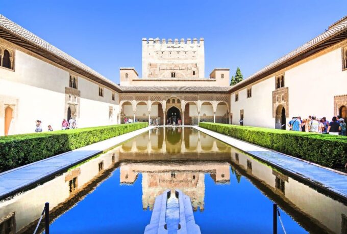 Granada: Alhambra Guided Tour Including Nasrid Palaces - Exploring the Alhambra