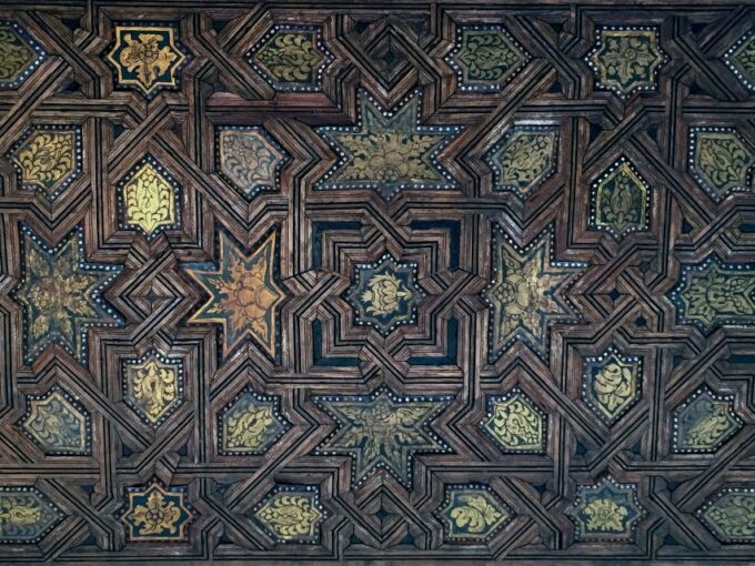 Granada: Alhambra Guided Tour W/ Nasrid Palaces & City Pass - What to Bring