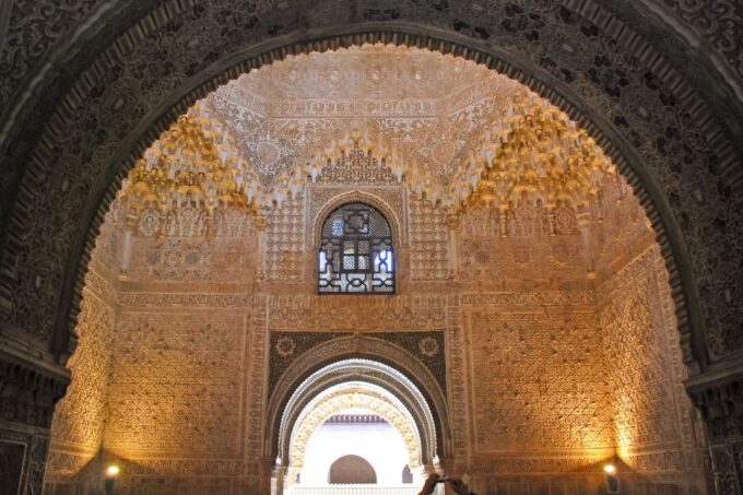 Granada: Alhambra, Nasrid, and Generalife Private Tour - Inclusions and Exclusions