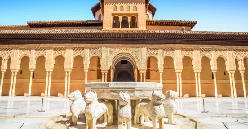 Granada: Alhambra, Nasrid Palaces, and Generalife Tour - Highlights of the Alhambra