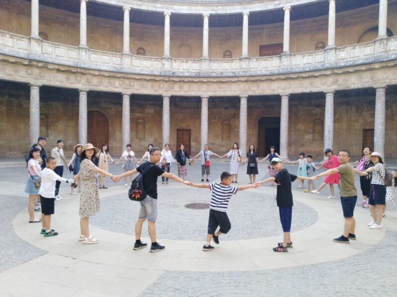Granada: Alhambra, Nasrid Palaces, & Generalife Guided Tour - Key Points