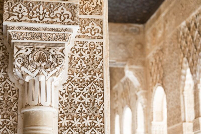 Granada: Alhambra, Nasrid Palaces, & Generalife Guided Tour - Meeting Point